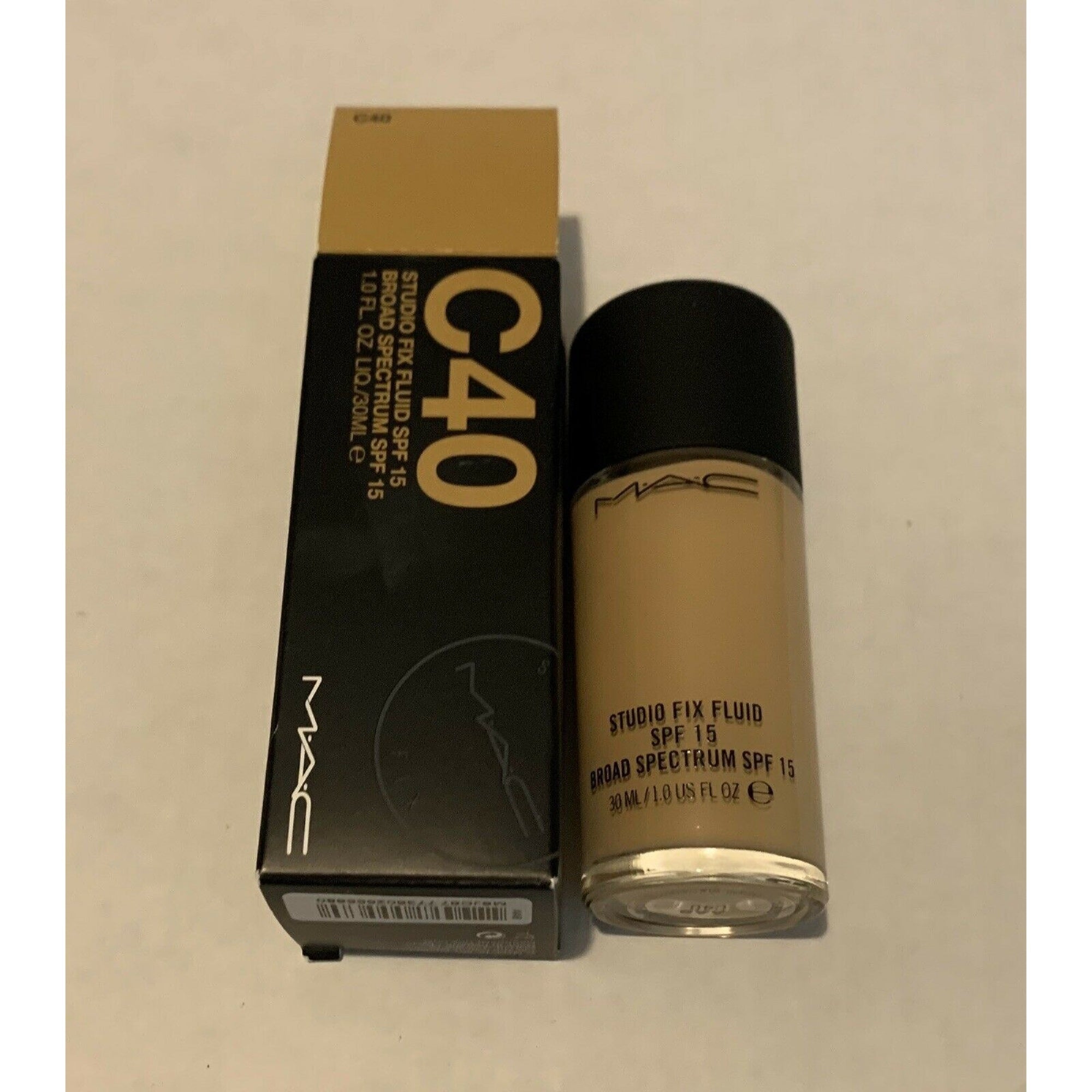Mac Cosmetics  Mac Cosmetics Studio Fix Fluid Spf 15 (C40) 1.0 Oz (30 Ml)  773602555680